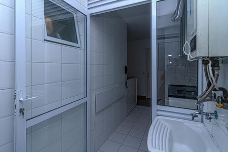 Apartamento para alugar com 65m², 3 quartos e 1 vagaÁrea de Serviço
