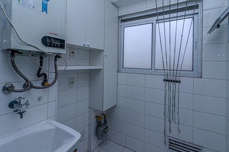 Apartamento para alugar com 65m², 3 quartos e 1 vagaÁrea de Serviço