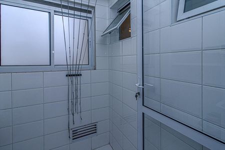 Apartamento para alugar com 65m², 3 quartos e 1 vagaÁrea de Serviço