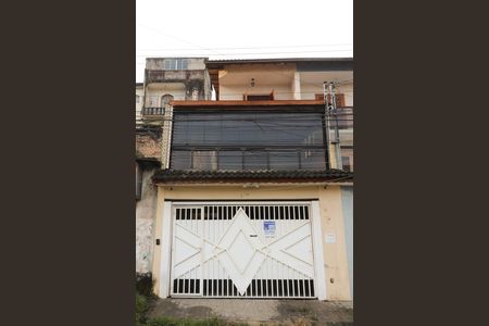 Casa para alugar com 180m², 2 quartos e 2 vagas Casa para alugar com 180m², 2 quartos e 2 vagasFachada