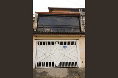 Casa para alugar com 180m², 2 quartos e 2 vagas Casa para alugar com 180m², 2 quartos e 2 vagasFachada