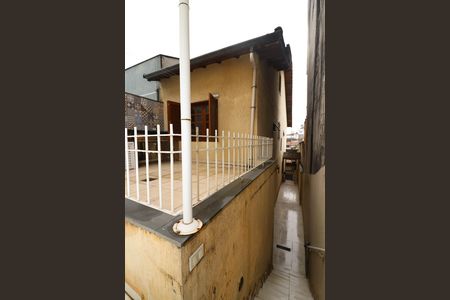 Casa para alugar com 180m², 2 quartos e 2 vagas Casa para alugar com 180m², 2 quartos e 2 vagasÁrea comum - Corredor
