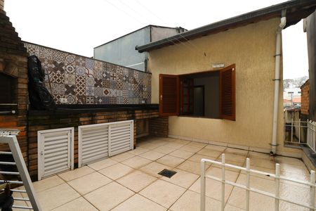 Casa para alugar com 180m², 2 quartos e 2 vagas Casa para alugar com 180m², 2 quartos e 2 vagasÁrea comum - Churrasqueira
