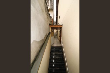 Casa para alugar com 180m², 2 quartos e 2 vagas Casa para alugar com 180m², 2 quartos e 2 vagasÁrea comum - Corredor