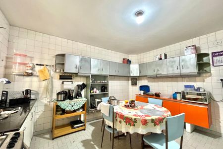 Casa para alugar com 164m², 5 quartos e 2 vagasCozinha