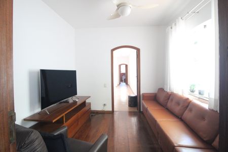 Casa à venda com 400m², 4 quartos e 3 vagasSala