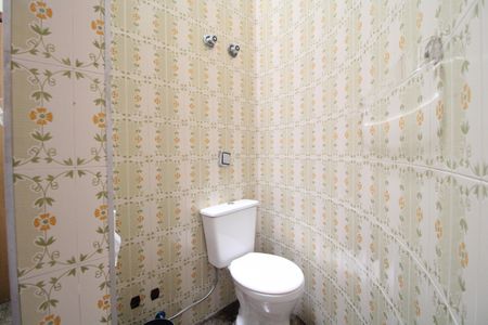 Casa à venda com 400m², 4 quartos e 3 vagasBanheiro da Suíte 2 e 3