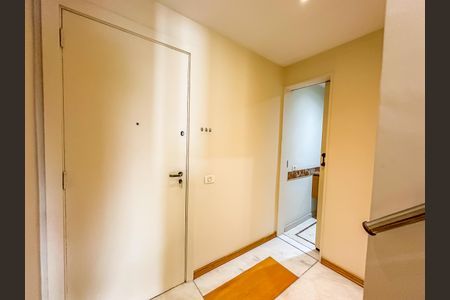 Apartamento à venda com 80m², 2 quartos e 1 vaga Apartamento à venda com 80m², 2 quartos e 1 vagaCorredor