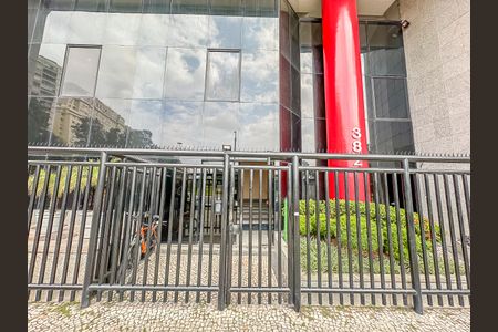 Apartamento à venda com 80m², 2 quartos e 1 vaga Apartamento à venda com 80m², 2 quartos e 1 vagaFachada