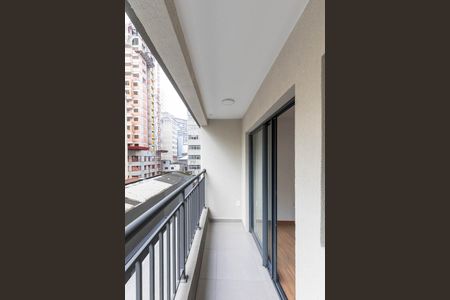 Varanda de kitnet/studio à venda com 1 quarto, 27m² em República, São Paulo