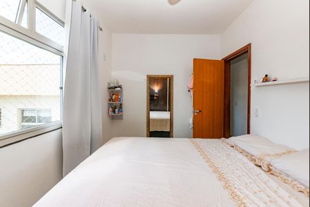 Apartamento à venda com 75m², 3 quartos e 1 vagaQuarto 2