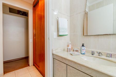 Apartamento à venda com 226m², 4 quartos e 2 vagasBanheiro Social