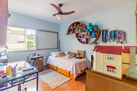 Apartamento à venda com 226m², 4 quartos e 2 vagasSuíte 1