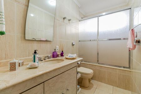 Apartamento à venda com 226m², 4 quartos e 2 vagasBanheiro Social