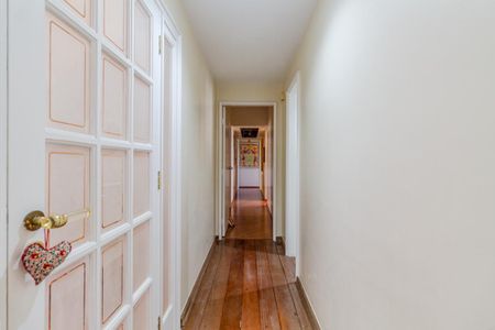 Apartamento à venda com 226m², 4 quartos e 2 vagasCorredor