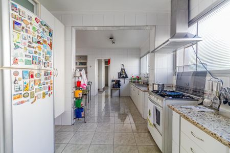 Apartamento à venda com 226m², 4 quartos e 2 vagasCozinha