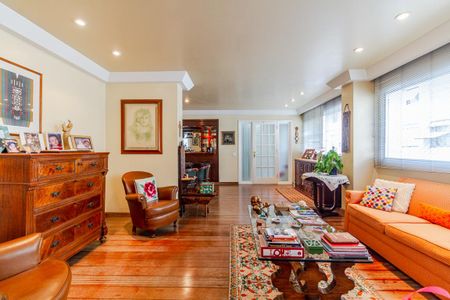 Apartamento à venda com 226m², 4 quartos e 2 vagasSala