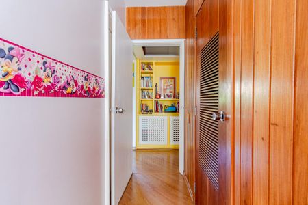 Apartamento à venda com 226m², 4 quartos e 2 vagasQuarto 2