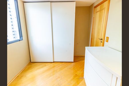 Apartamento à venda com 80m², 3 quartos e 2 vagasQuarto 2
