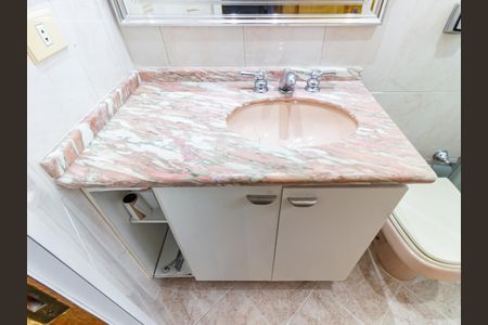 Apartamento à venda com 80m², 3 quartos e 2 vagasBanheiro da Suíte