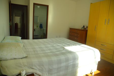 Casa à venda com 150m², 3 quartos e 2 vagasSuíte