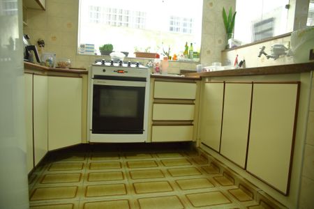 Casa à venda com 150m², 3 quartos e 2 vagasCozinha - Armários