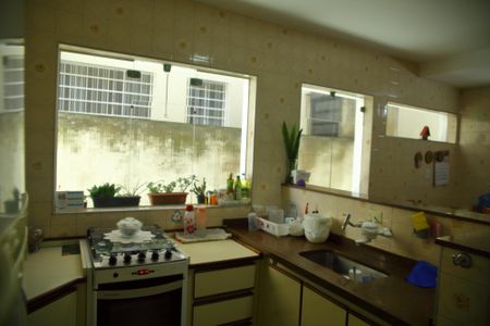 Casa à venda com 150m², 3 quartos e 2 vagasCozinha - Janelas