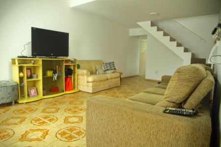 Casa à venda com 150m², 3 quartos e 2 vagasSala