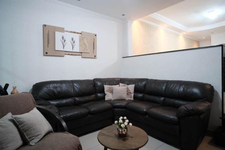 Casa à venda com 100m², 3 quartos e 2 vagasSala