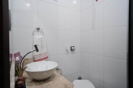 Casa à venda com 100m², 3 quartos e 2 vagasBanheiro