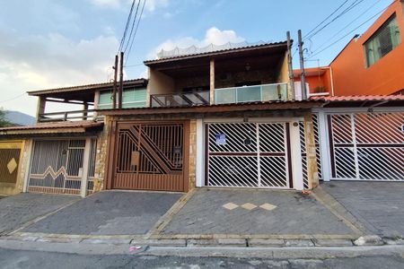 Casa à venda com 100m², 3 quartos e 2 vagasFachada