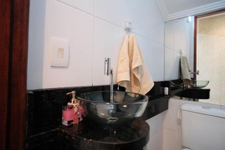 Casa à venda com 100m², 3 quartos e 2 vagasLavabo