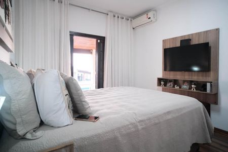 Casa à venda com 100m², 3 quartos e 2 vagasSuíte