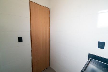 Casa à venda com 98m², 3 quartos e 2 vagas Casa à venda com 98m², 3 quartos e 2 vagasBanheiro da Suíte