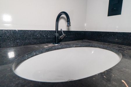 Casa à venda com 98m², 3 quartos e 2 vagas Casa à venda com 98m², 3 quartos e 2 vagasBanheiro Social