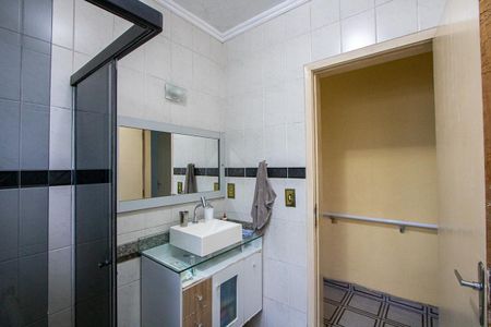 Casa à venda com 175m², 3 quartos e 2 vagasBanheiro