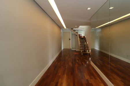 Apartamento à venda com 115m², 2 quartos e 2 vagasSala