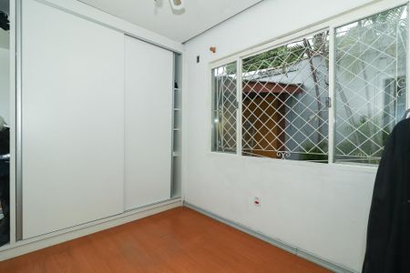 Casa à venda com 217m², 4 quartos e 3 vagasQuarto 2