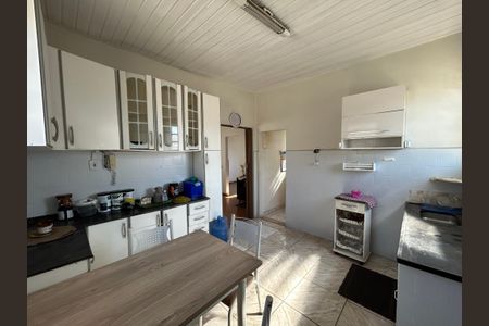 Casa à venda com 550m², 6 quartos e 6 vagasCozinha casa 1