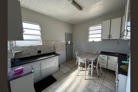 Casa à venda com 550m², 6 quartos e 6 vagasCozinha casa 1