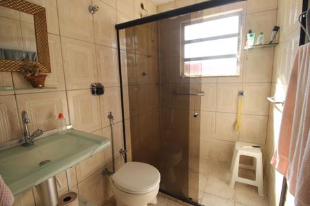 Casa à venda com 550m², 6 quartos e 6 vagasBanheiro casa 1