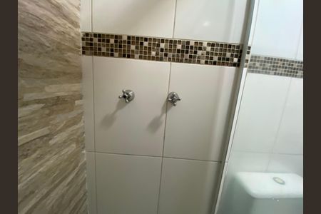 Apartamento à venda com 65m², 2 quartos e 1 vaga Apartamento à venda com 65m², 2 quartos e 1 vagaBanheiro Social