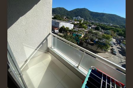 Apartamento à venda com 65m², 2 quartos e 1 vaga Apartamento à venda com 65m², 2 quartos e 1 vagaVaranda - Sala
