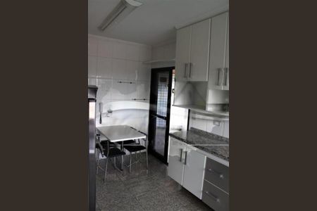 Apartamento à venda com 230m², 4 quartos e 4 vagas