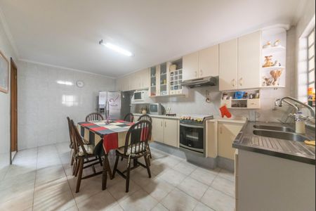 Casa à venda com 280m², 6 quartos e 2 vagasCasa 2 - Cozinha
