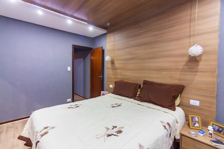 Casa à venda com 220m², 4 quartos e 2 vagasSuíte