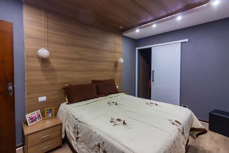 Casa à venda com 220m², 4 quartos e 2 vagasSuíte