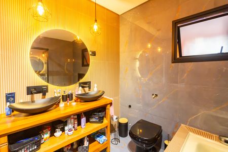 Casa à venda com 220m², 4 quartos e 2 vagasBanheiro da Suíte