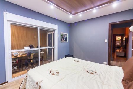 Casa à venda com 220m², 4 quartos e 2 vagasSuíte