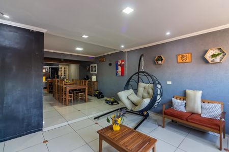 Casa à venda com 220m², 4 quartos e 2 vagasSala de Estar